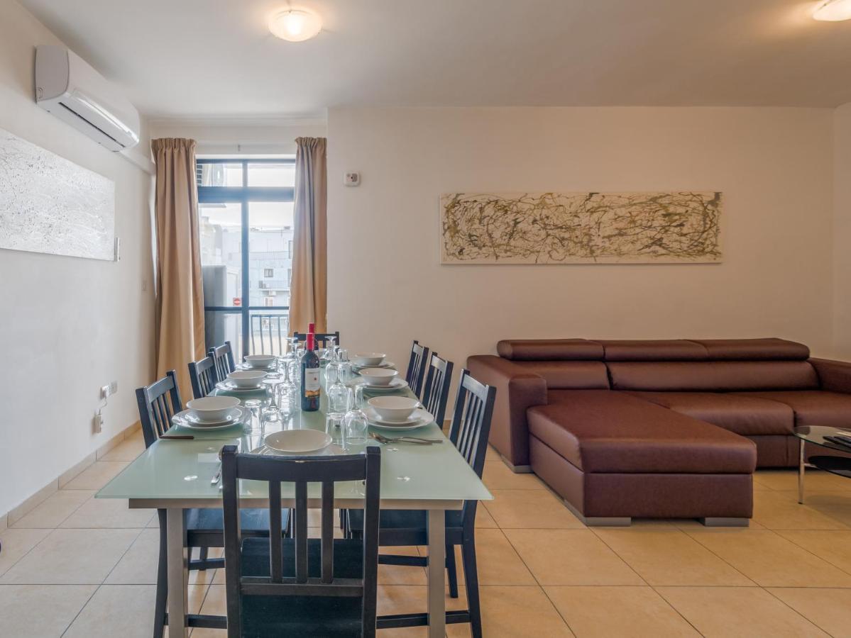 Seashells Apartments With Terrace, Just Off The Seafront In Bugibba - By Getawaysmalta St. Paul's Bay Bagian luar foto