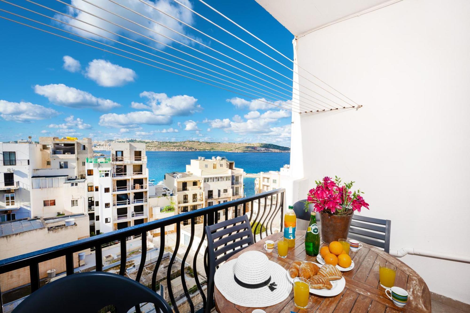 Seashells Apartments With Terrace, Just Off The Seafront In Bugibba - By Getawaysmalta St. Paul's Bay Bagian luar foto