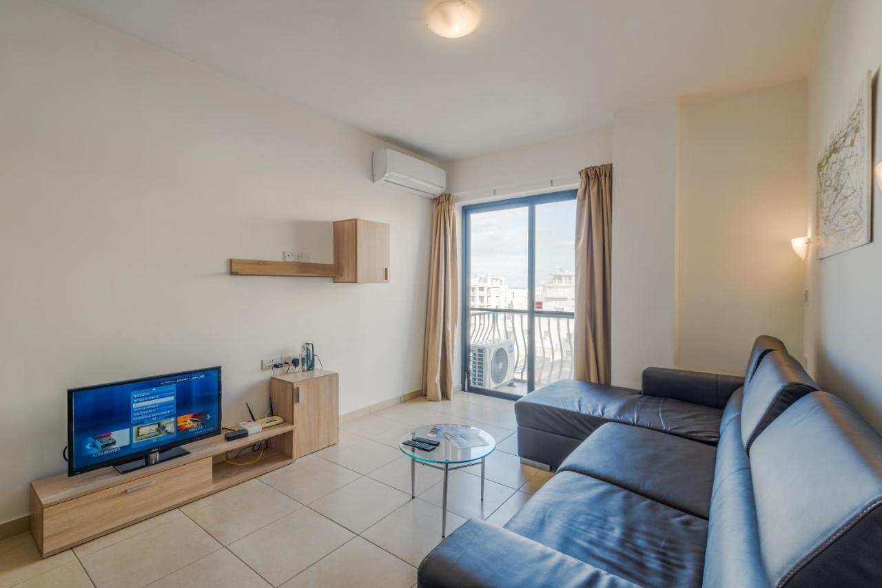 Seashells Apartments With Terrace, Just Off The Seafront In Bugibba - By Getawaysmalta St. Paul's Bay Bagian luar foto
